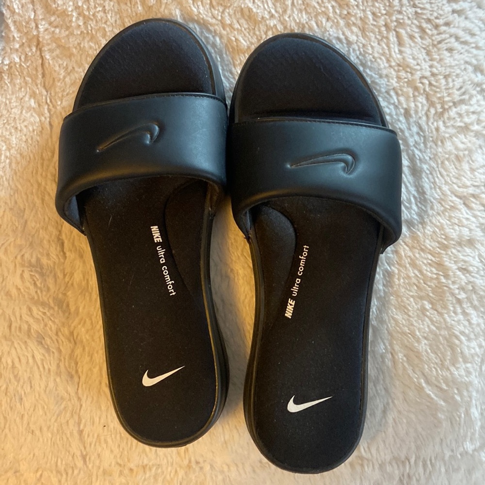 Nike ultra comfort slides